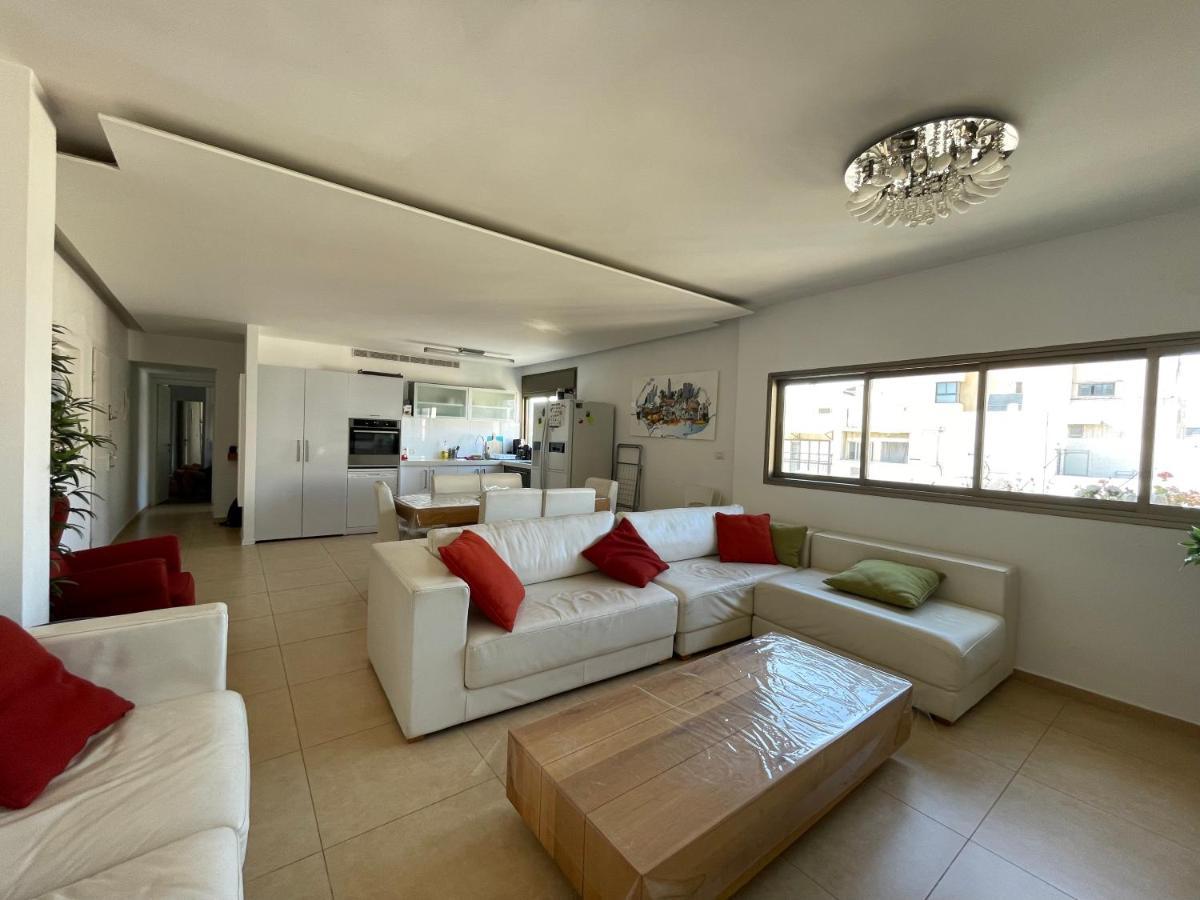 Beautiful 2-Bedroom Condo In The Heart Of Tel Aviv-Jaffa Exterior foto